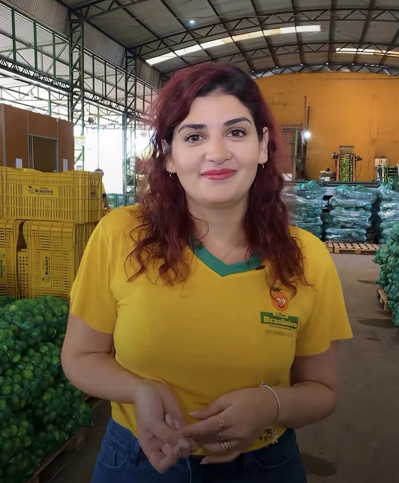 Equipe da Brasileira dentro do barracão